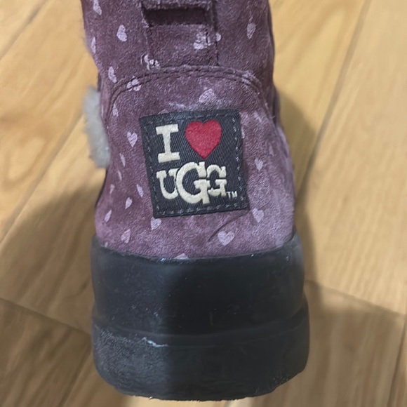 UGG girl size 5 - Picture 3 of 10